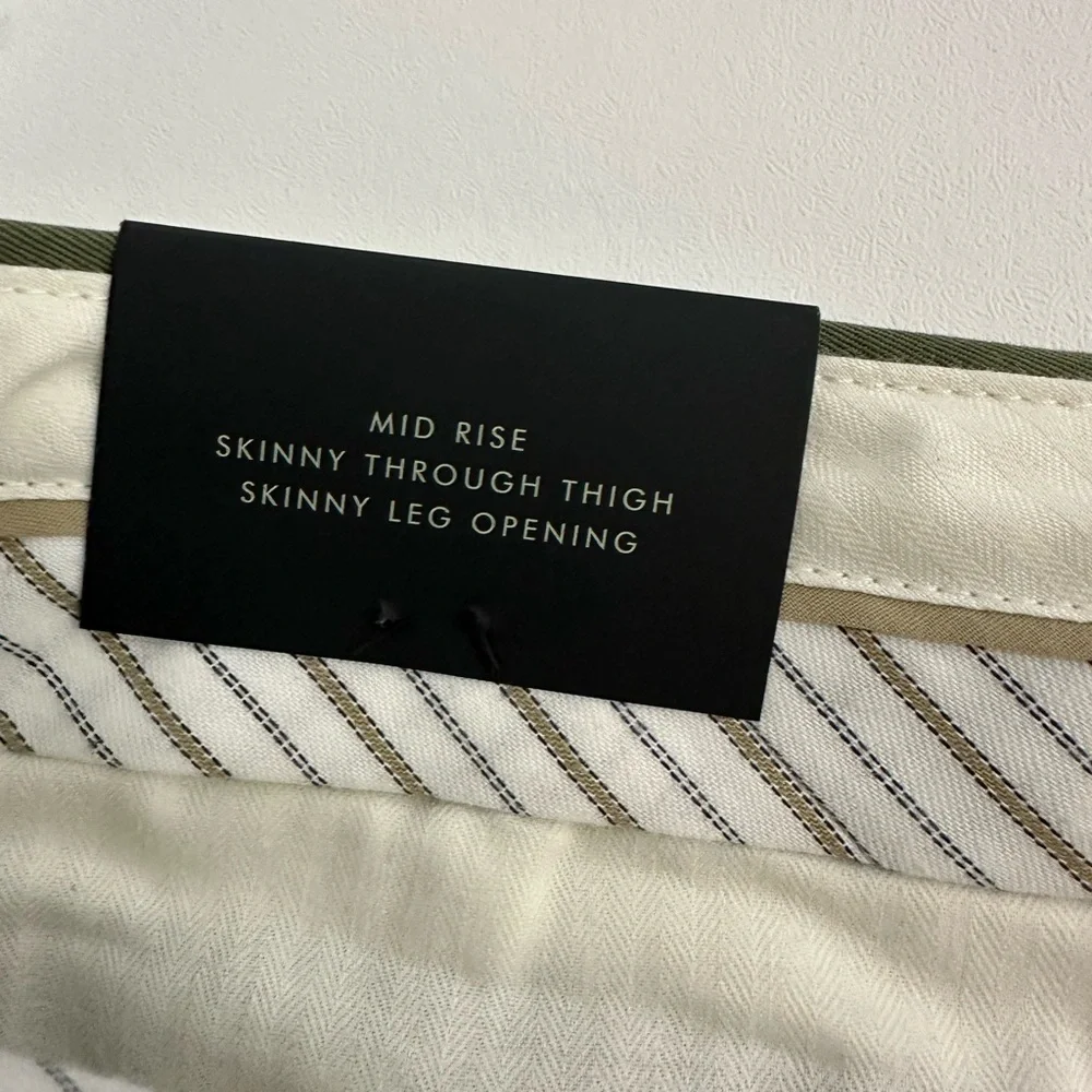 Banana republic men’s size 33/32 flu and‎ skinny fit Chino pants new with tags